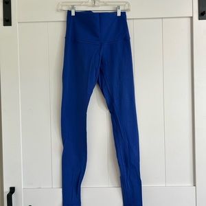Size 6 violet lululemon 7/8 leggings.